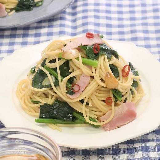 ガーリック風味が食欲をそそる♪ ほうれん草のペペロンチーノのレシピ動画・作り方 | デリッシュキッチン