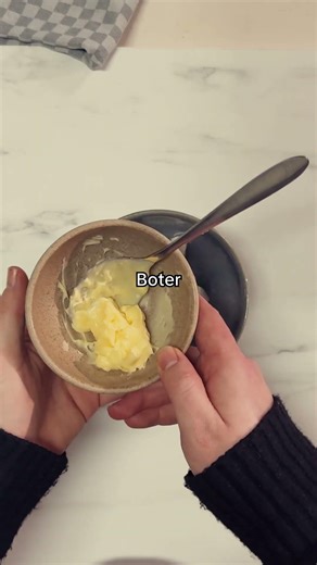 Zin in iets zoets bij de koffie? Deze cinnamon rolls zijn pure verwennerij 🤩