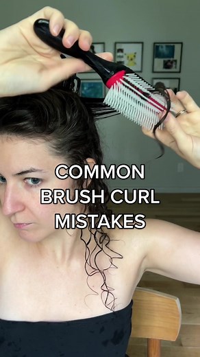 Common Brush Curl Mistakes and How to Use a Denman Brush on Curly Hair