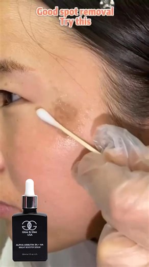 Control excess oil and shine. This pore-minimizing serum reduces blemishes, soothes redness, smooths texture, and strengthens your skin barrier for a clear, matte finish. | Glow & Glee USA