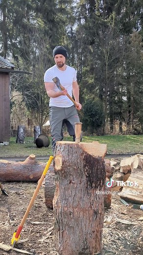 Effizientes Holzbearbeiten mit neuem Spalthammer