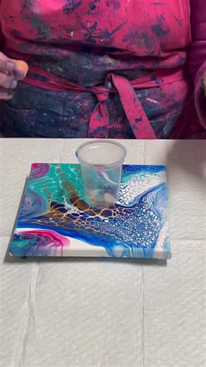 Experimenting with leftover paints today! I wanted to test what would happen with the gold spray paint without using my cell activator with Australian Floetrol! And it worked! It broke open beautifully. ✨ I don’t know the exact brands or color names since these are all leftover paints, but everything was mixed at a ratio of 1 part paint, 2 parts Floetrol, and 2 parts water. Loving these unexpected results! Have you ever tried experimenting with leftover paints? #fluidart #acrylicpouring #paintpo