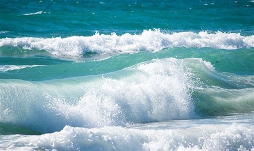 Λευκάδα: Νεκρός 50χρονος τουρίστας από γιγάντια κύματα στο Κάθισμα - ΒΙΝΤΕΟ - Real.gr