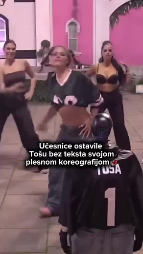 Elita 9: Plesna tačka učesnica ispred kluba