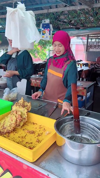 Assalamualaikum dan Salam Sejahtera.Kedai cucoq udang dua beqadik beroperasi seperti biasa .. 3.30ptg-10.30mlm 🎈 JUMAAT (KEDAI OFF) ❎ 🎈 10 OCT -SABTU-(KEDAI OFF)❎ 🔰TEMPAHAN RUMAH KENDURI 🔰 Untuk harga gearbox mengikut pada saiz gearbox ya .bermula dari rm25-rm90 . Kami menggunakan gearbox tempatan ❤️Terima kasih .❤️ Location kedai 👇🏻 1–11, Sususran Desa Ilmu https://maps.google.com/?q=6.176683,100.529053