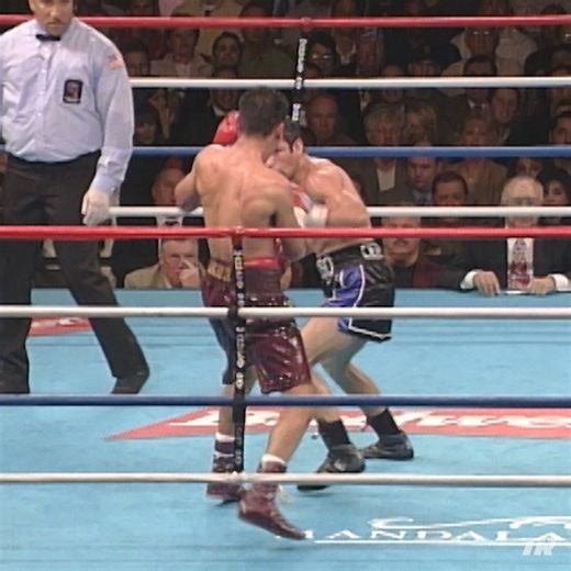 Styles make fights 🍿 | Top Rank Boxing