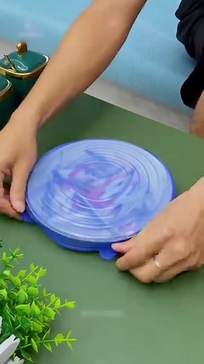 郎 BYE, Annoying Plastic Wrap! Keep EVERYTHING Fresh! 陋 Stretch-to-Fit Silicone Covers ✅ Airtight Lock | ✅ 3x Fresher Food ♻️ Reuse & Save $100+/Year!   Eco-Win + Fridge Glow-Up! ✨ | Repertoiret.RR04 | Facebook