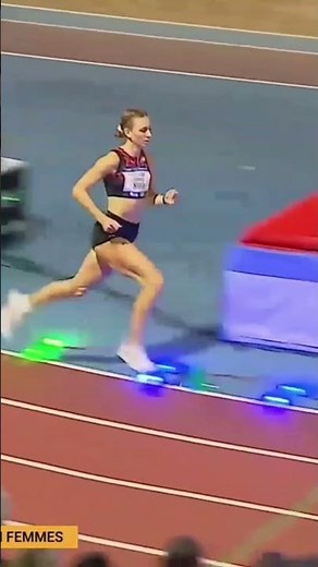Femke Bol’s 800m Debut 👀 1:59.07 | New Dutch Indoor Record 🇳🇱