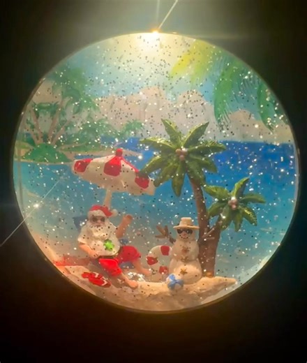 MMB wrote a Christmas song! 🎄 “Key West Sunshine At Christmas Time” recorded LIVE at Captain Tony’s! Wishing everyone a very Merry Christmas! 🤓 | The Marshall Morlock Band