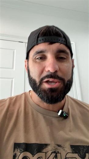 I used to start every day the same way: open the to-do list, check the next box, repeat. It kept me busy. But it also kept me distracted. Over time, my energy stopped aligning with what I actually wanted for my business and my life. and started aligning with what was urgent, convenient, and demanded by everyone else. That’s a dangerous drift. And if I’m honest, it left me feeling unfulfilled. Everything changed when I stopped starting with my tasks and started with my end goal. For me, that mean