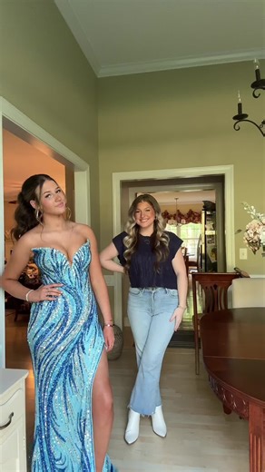 The most beautiful little sis going to prom🥹 #prom #sopretty #littlesis #highschool #dance @breleigh🤍