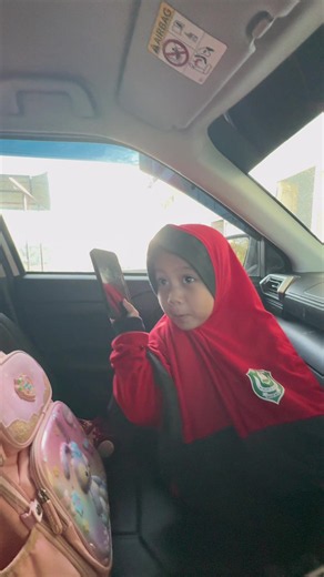 TOBAT KAU @Meghan bas bas 🤣