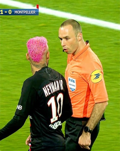 When Neymar got a Yellow Card for Dribbling 🤯