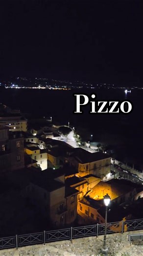 Pizzo Italy 🇮🇹 – Night View of Castello Murat, Harbor & Piazza della Repubblica | #shorts