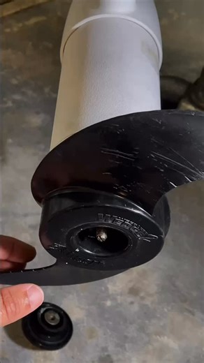 Salt Strong Fishing on Instagram: "Is your trolling motor vibrating more than usual? This can cause performance issues and can create a lot of excess noise in the water that may spook fish. Two Things to Check ⬇️⬇️ 1️⃣ Prop - Make sure it’s not damaged or warped 2️⃣ Shaft - After removing the prop, turn the trolling motor on and see if there’s any wobble. If there is, the shaft is bent and needs to be replaced. #boatingtips #inshorefishing #flatsfishing #fishingtips #fishingcommunity"