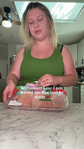 White chicken enchiladas & rice . What did you have for dinner ? #dinner #cookwithme #easymeal #toddlermom