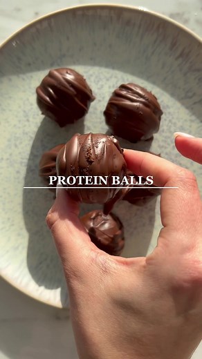 Healthy High Protein Banana Protein Balls Recipe