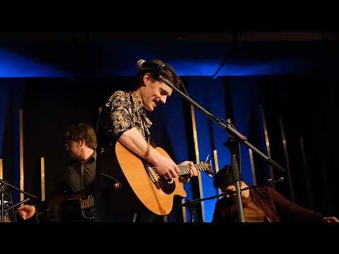 Lawrence Maxwell - "Wolves" Live at Trailside Music Hall