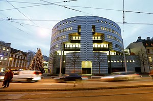 China's Central Bank Signs Currency Agreement With BIS