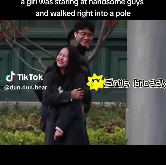 Social Experiment: Woman Walks Into Pole While Staring