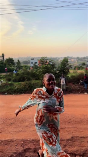 Nae @D A V O 🇺🇬 we are going to eat you #bomboka #lenz #omugeye #foryou #viral