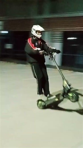 cyclone pro wheelie practice Anning Ave goldenbeach