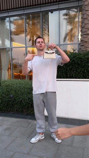 BIRKIN, KELLY BAGS & OTHER LUXURY | HERMÈS UAE on Instagram: "When she has a Hermès bag, and you want to show it off to the world! We’ll help you buy an H-bag, avoid the waiting and lines. Same-day delivery in Dubai 🧡"