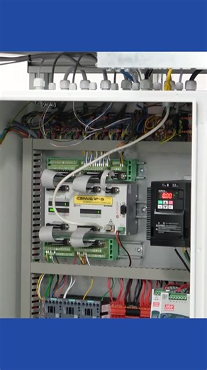 DOLD Mechatronik GmbH | Struktur trifft Leistung! 6-Achs-CS-Lab-Steuerung, Frequenzumrichter & saubere Verkabelung – Übersicht pur im Schaltschrank. Im kompletten... | Instagram