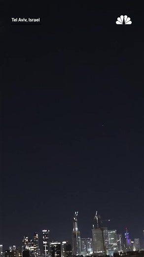 Video shows a smoke plume rising and a loud explosion after a missile lands in the center of Tel Aviv. #us #israel #iran #strikes