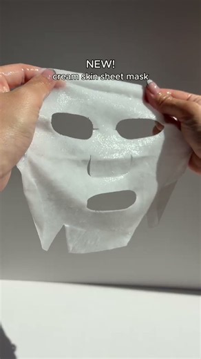 THIS ONE’S FOR YOUR DEHYDRATED SKIN!!! 💦😉✨ Laneige Cream Skin Sheet Mask
