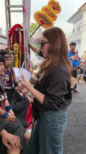 Auranya Kuat Sekali: Mayangkoro Pakunden Kediri, Tahun Depan Jadi Milyarder