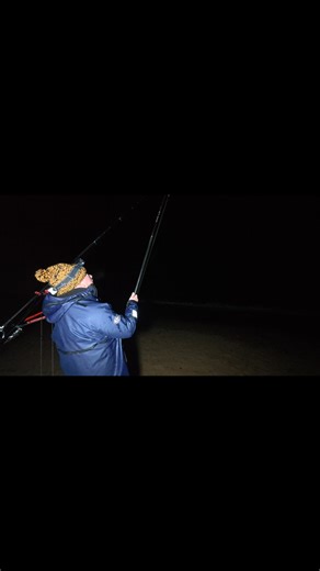 Cod Hunt From The Beach #ukfishing #fishing #shorefishing #fishingvlog #Northeast #codfishing
