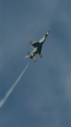 Straight Up! Thunderbirds Vertical Climb 🚀 #salinasairshow #2026 #thunderbirds #usaf