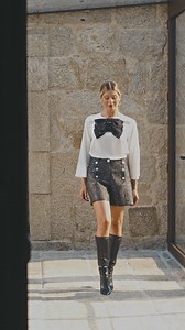 A coleção Outono/Inverno 25/26 da Silvina Campos revela um estilo sereno e consciente. Cortes amplos, tecidos com textura e um brilho discreto que elevam o ritmo dos dias frios. | Silvina Campos