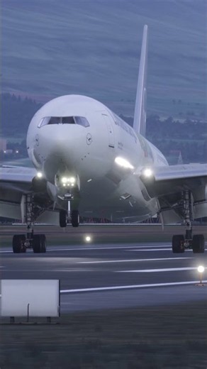 ARCTIC HEAVY LANDING! Lufthansa Cargo Boeing 777F Touchdown at Akureyri (BIAR)