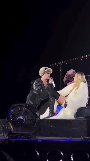 Mi corazón 🫀 en #futttura con ‪@TiniStoessel‬ el finde! #cordoba #tiagopzk #show #gotti #shorts