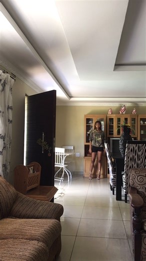 Horse Walk Fashion Show: African Bombshell Style