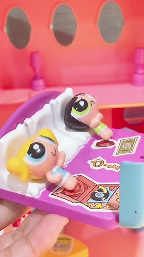 Exploring the Power Puff Girls House