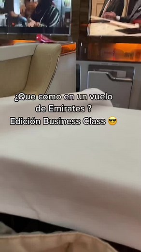 Experience Emirate Business Class In-Flight Dining | Part 1