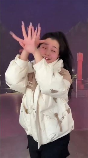 "Rain in March" (三月里的小雨) Finger Dance Performance | Fengbao Choreography to Classic Chinese Melody