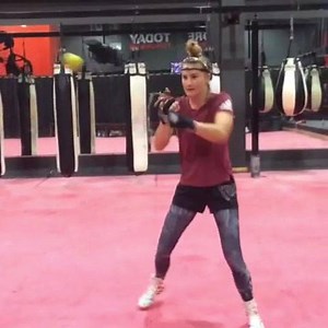 LAURYN EAGLE will be running NEW morning & night ‘ALL WOMEN’ boxing classes at BodyPunch Boxing Gym in #LAKEMBA. ▪️Classes will begin in April 👌 ▪️Limited spots !! #Ladiesonlyboxing #lauryneagleboxing #womenonlyboxing #bodypunchboxinggym #girlswhobox #trainlikeafighter #womanboxing #lauryneagle | Billy Hussein's Bodypunch Boxing Gym