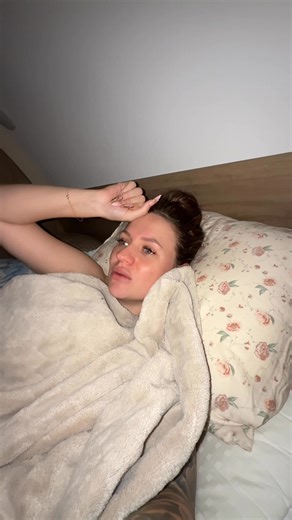 53K views · 1.3K reactions | They told me not to just tough it out, but when I do reach out and get nowhere, it makes me feel embarrassed for even trying. It’s such a mental trap…. wanting to trust my body, wanting to follow their advice, but also not wanting to be seen as dramatic. Hearing so many women compare gallbladder pain to labor has been validating. It reminds me this pain isn’t small or something to just push through. But I still find myself trying to. | Carly Reber | Facebook