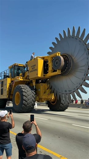 The Biggest Construction Machine Ever Built 🤯