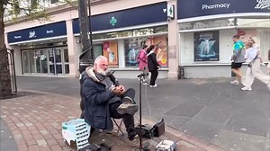 “Busker Sings Irish Rebel Song in Scotland… What Could Possibly Go Wrong? 😂” #irishrebelsongs #irishmusic #scotland #buskers | Jack Harrop : On The Road
