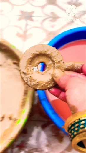 Cutting Tiles Like a Pro with This Amazing Machine!