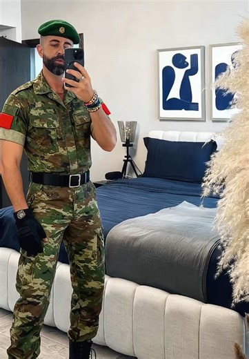 كيفية تحويل نفسك لجندي باستخدام الذكاء2:35 الاصطناعي ‎مرشح AI لزي الجيش ‎ai soldier filter template ‎كيفية صنع صور لأولاد يرتدون زي الجيش باستخدام ai ‎قالب مرشح الجيش الاصطناعي ‎ai filter template for kids in military uniforms ‎درس مرشح AI لتحويل إلى جندي ‎how to make ai soldier images ‎قالب AI لزي الجيش في CapCut ‎ ‎كيفية صنع صور جندي باستخدام الذكاء الاصطناعي ‎ai soldier transformation video making tutorial ‎how to use the ai soldier filter ‎دروس صور ai لأولاد يرتدون زي الجيش ‎how to make pict