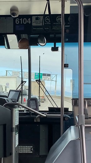 That feeling when you breeze through traffic! Are you a morning Transbay commuter? Like this post if you’re a rider. 👍 | AC Transit