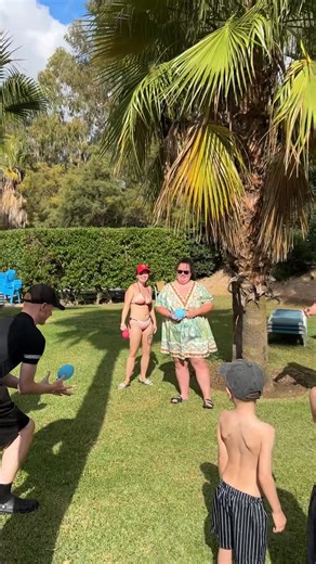 💦🎉 Is there anything more fun than a water battle on your holidays? 😎 This week we had an amazing one with our wonderful guests — full of laughter, splashes and guaranteed fun! 💧💙 👉 Have you joined any of our water battles this season? Let us know in the comments 👇 Because at Club MAC, every day is a new opportunity to enjoy unforgettable family moments 🌞👨‍👩‍👧‍👦 #ClubMAC #WaterBattle #FamilyFun #ClubMACExperience #FamilyHolidays #WaterFun #SummerVibes | Club MAC Hotel Jupiter Saturno