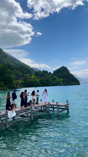 📍The famous Iseltwald lighthouse costs 5 CHF to enter and take photos.