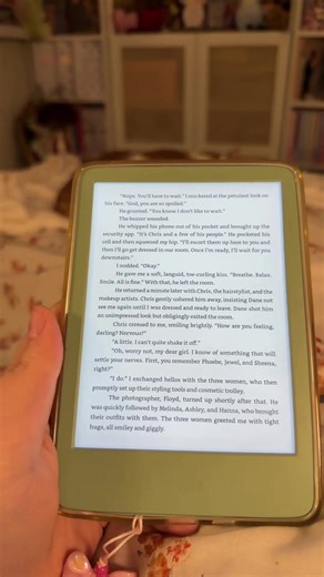 the best way to unwind 🐱💤📖💘 #booktok #booktokuk #cosy #reading #booknook